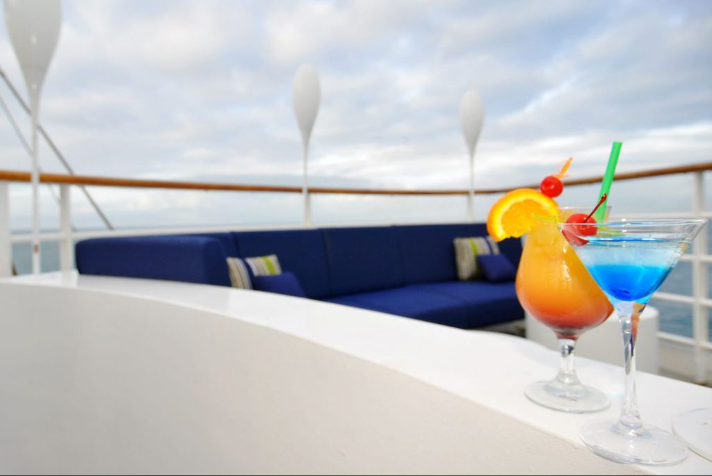 Bei jedem Wetter wird es in Zukunft gemütlich in der Seaside Lounges . Foto: AIDA Cruises