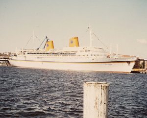 Der erste Anlauf in Kiel, die Europa von Hapag Lloyd. Foto: Port of Kiel