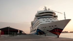 Die AIDAstella in Abu Dhabi. Foto: AIDA Cruises