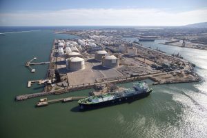 Das Enagás Terminal, hier wird der flexible kryogene Ladearm in Zukunft  Schiffe versorgen. Foto: Port of Barcelona.