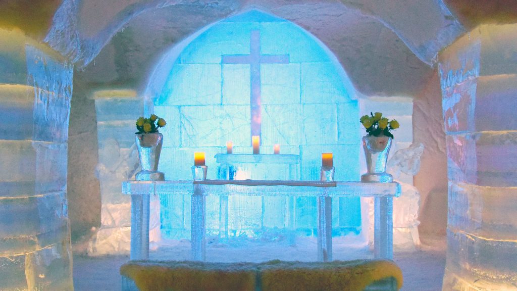 In Alta befindet sich das Eishotel mit eigener Kirche. Foto: AIDA Cruises.