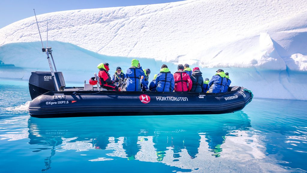 Spannende Ausflüge warten auf den Expeditionskreuzfahrten mit Hurtigruten. Foto: Hurtigruten