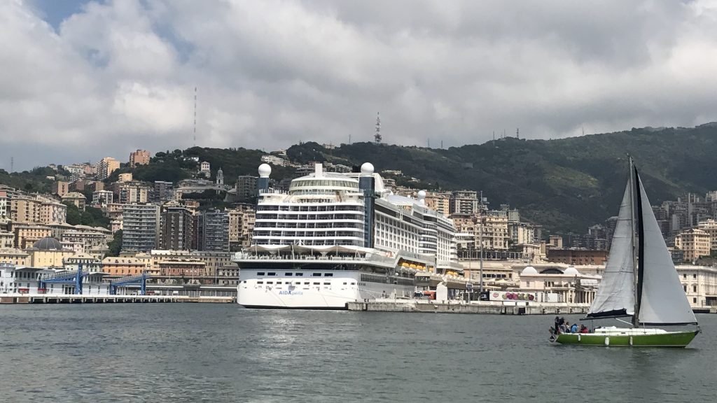 AIDAperla auf ihrem letzten Halt vor Mallorca.