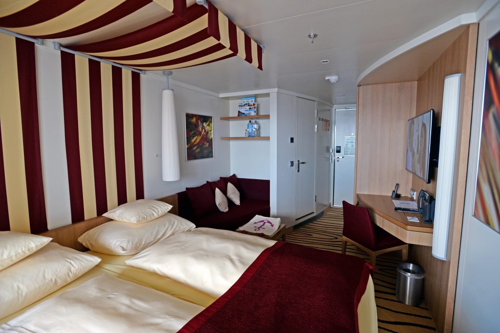 Meine Verandakabine komfort ist echt wunderschön. Mit der 9205 habe ich einen guten Fang gemacht. Mal schauen...