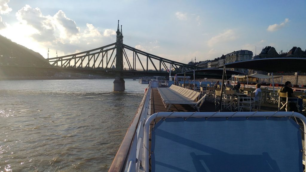Während der ganzen Woche hatten wir Glück mit dem Wetter. Hier am frühen Abend in Budapest bei Temperaturen um die 25 Grad. Foto: bergeest