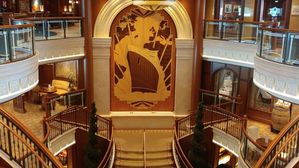 Blick auf die Treppe der Grand Lobby. Foto: bergeest