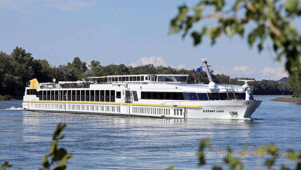 MS Elegant Lady kurz vor Basel. Foto: Oliver Asmussen/oceanliner-pictures.com