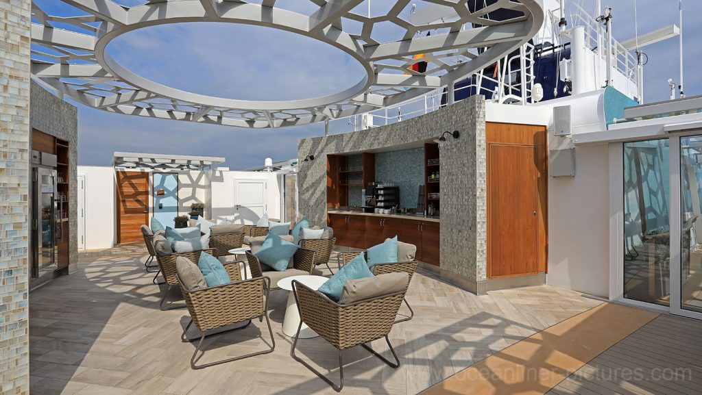 Mein Schiff 6 Loungebereich X-Sonnendeck. Foto: Oliver Asmussen/oceanliner-pictures.com