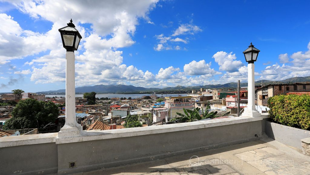 Panorablick vom Balcon de Velazquez Santiago de Cuba. / Foto: Oliver Asmussen/oceanliner-pictures.com