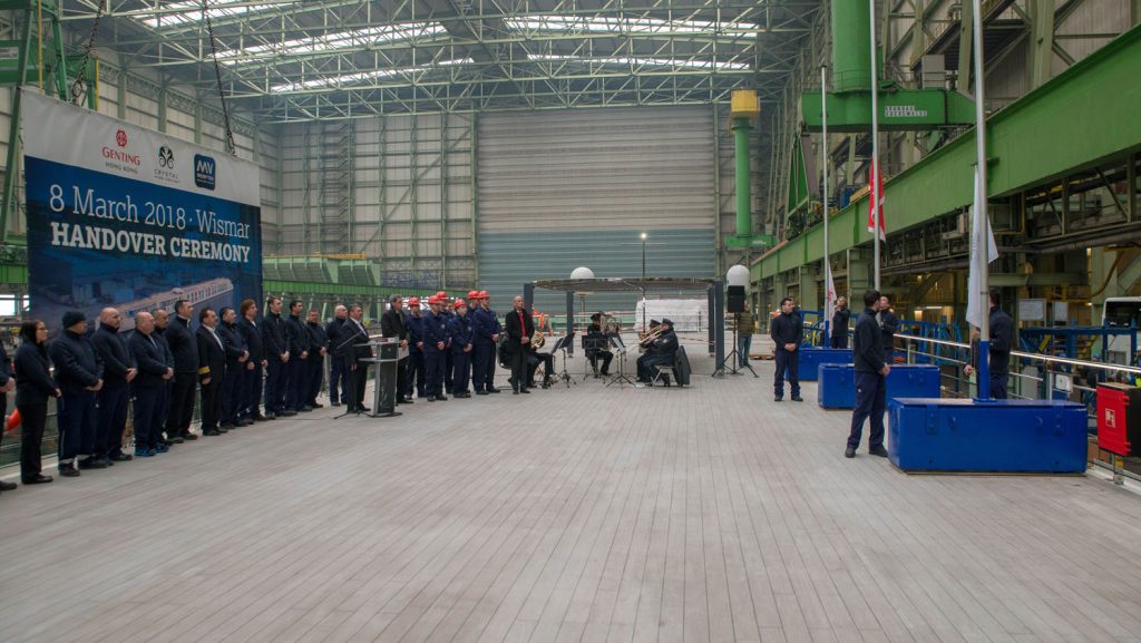 Die Zeremonie fand in der Dockhalle in Wismar statt, auf dem Deck des Flusskreuzers. Foto: MV Werften