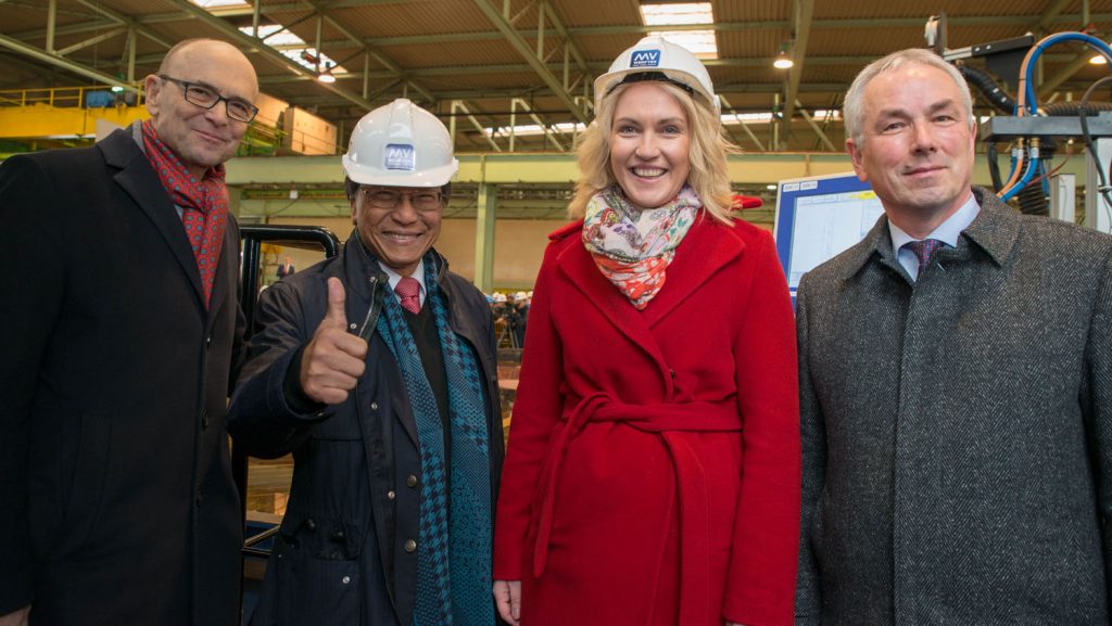 Erwin Sellering (Ministerpräsident a.D.), Tan Sri Lim Kok Thay (Chairman und CEO Genting Hong Kong), Manuela Schwesig (Ministerpräsidentin) und Thomas Beyer (Bürgermeister Wismar). Foto: MV Werften
