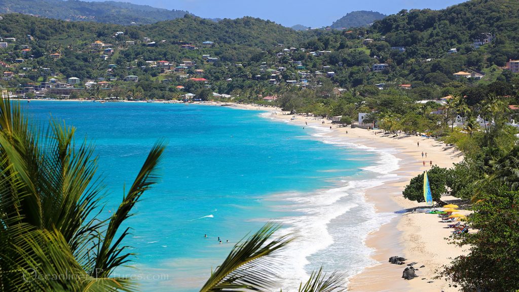 Panoramablick über den Grand Anse Beach Grenada. / Foto: Oliver Asmussen/oceanliner-pictures.com