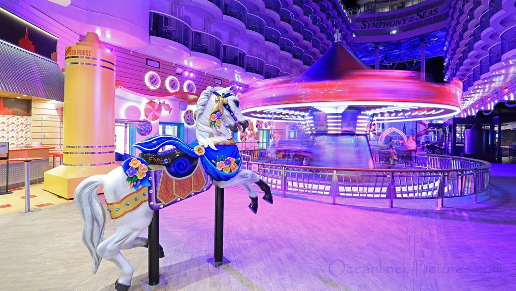 Carousel Boardwalk Symphony of the Seas. / Foto: Oliver Asmussen/oceanliner-pictures.com