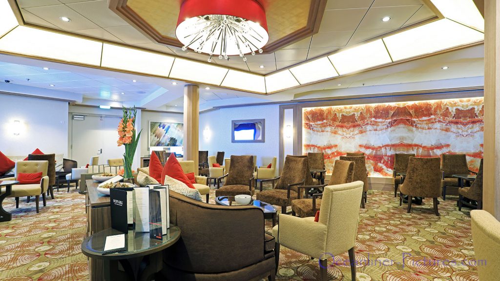 Diamond Club Lounge Symphony of the Seas. / Foto: Oliver Asmussen/oceanliner-pictures.com