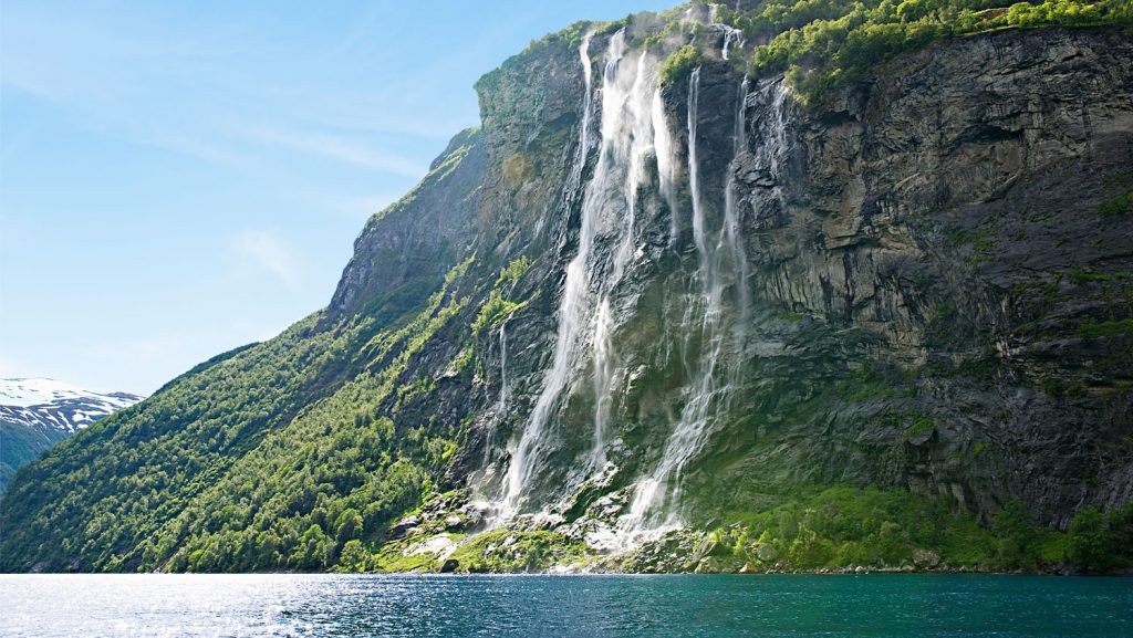 Ziele wie der Geirangerfjord in Norwegen werden angefahren. Foto: MSC Kreuzfahrten