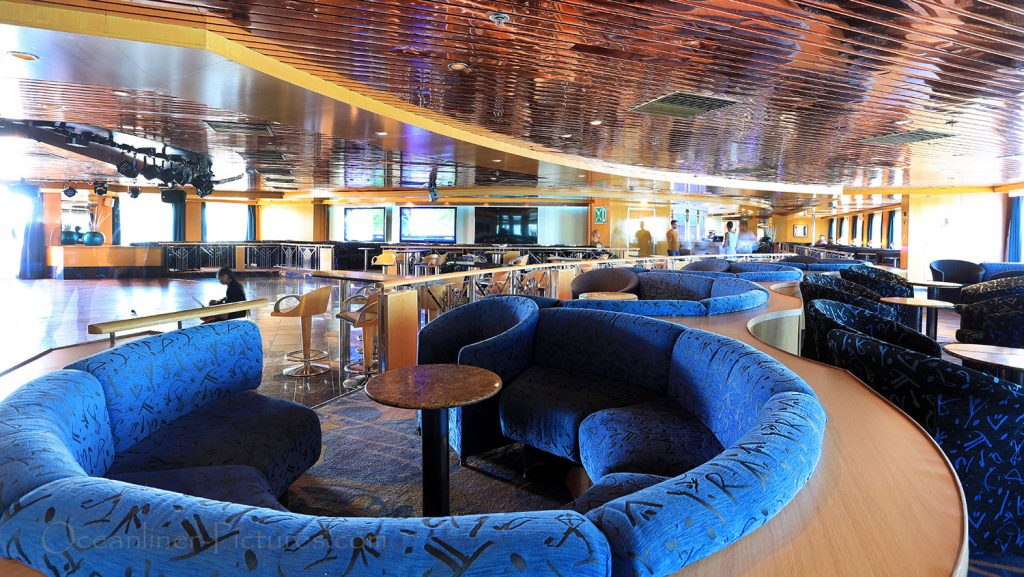 Discoteca luz de Luna MS Zenith. / Foto: Oliver Asmussen/oceanliner-pictures.com