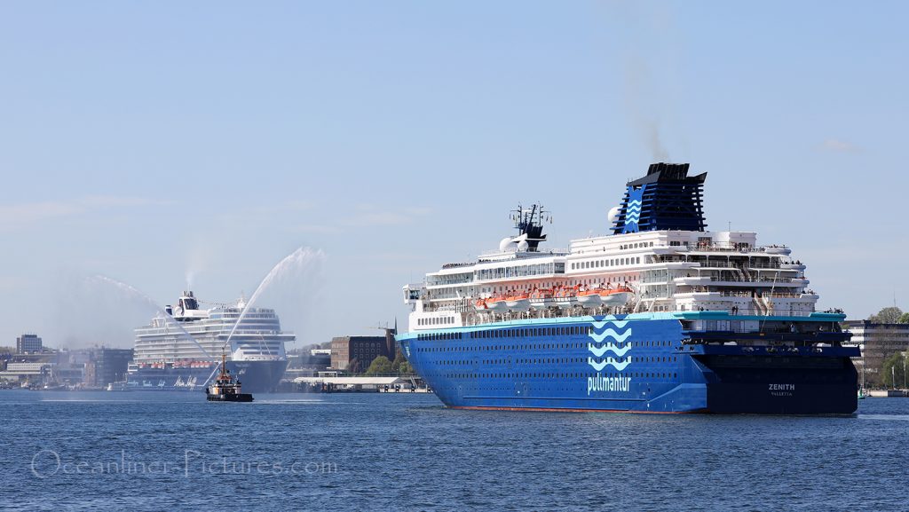 Mein Schiff 1 und Zenith in Kiel 04.05.2018. / Foto: Oliver Asmussen/oceanliner-pictures.com