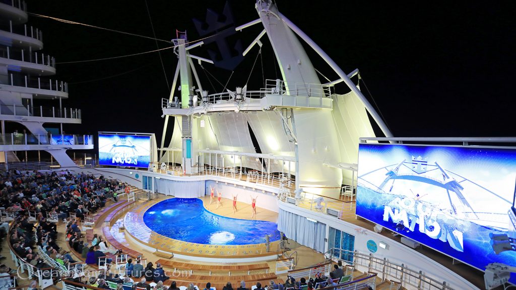 AquaNation Wassershow Aqua Theater Symphony of the Seas. / Foto: Oliver Asmussen/oceanliner-pictures.com