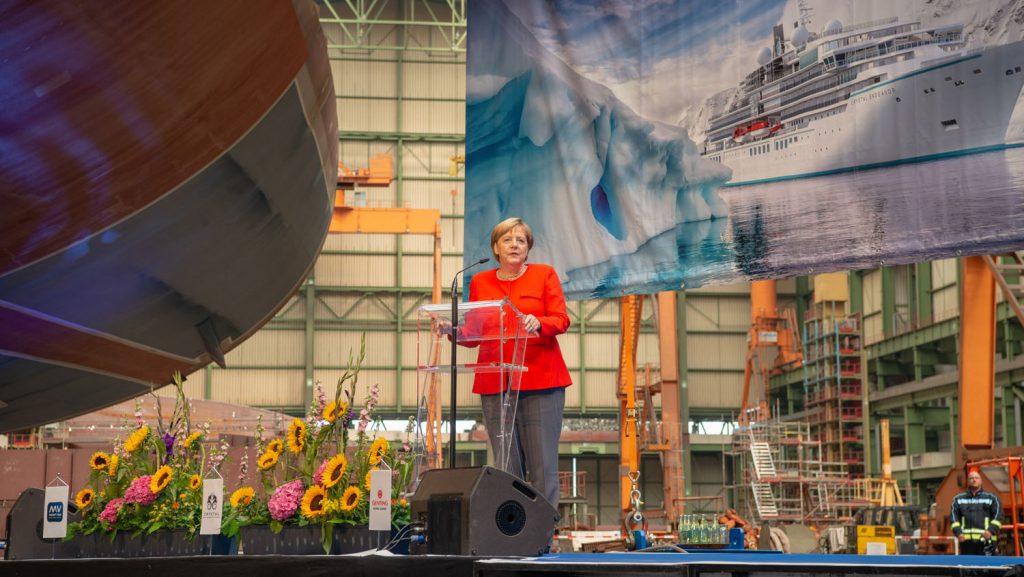 Angela Merkel während ihrer Rede auf der Werft. Foto: MV-Werften