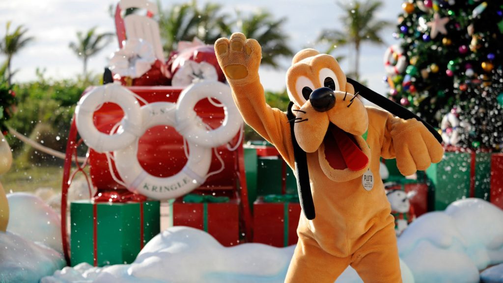 Auch auf der privatinsel Castaway erwarten die Gäste viele weihnachtliche Details. Foto: Disney Cruise Line/Kent Phillips