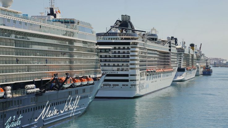 Kreuzfahrtschiffe profitieren: Barcelona investiert in LNG - CruiseStart.de