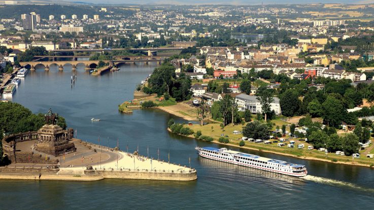 Das deutsche Eck in Koblenz. Hier fand das erste Mal der Vorläufer von Rhein in Flammen statt. Foto: nicko cruises