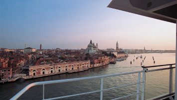 Blicke vom Kreuzfahrtschiff auf Venedig könnten bald der Vergangenheit angehören. Foto: MSC Kreuzfahrten