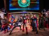 Die "Marvel Heroes Unite" Deck-Show während Marvel Day at Sea kombiniert Spezialeffekte, Stunts, Pyrotechnik und Musik, um eine sensationelle Stunt Show spektakulär auf den oberen Decks zu schaffen. Foto: Disney Cruise Line/ Matt Stroshane