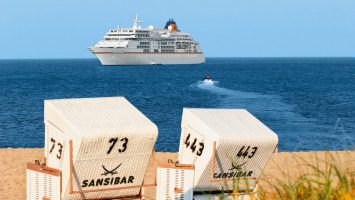 MS Europa meets Sansibar 2018. Foto: Hapag-Lloyd Cruises
