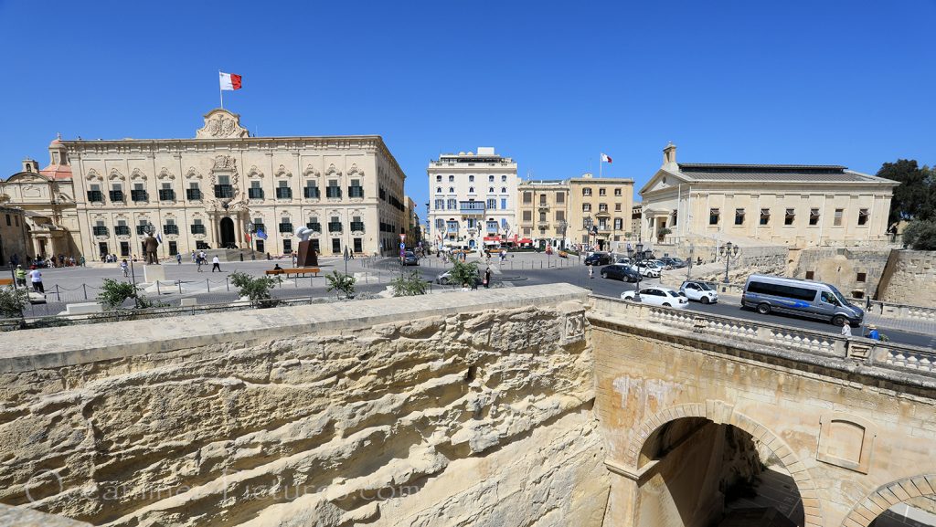 Blick auf den Castille Place in Valletta / Foto: Oliver Asmussen/oceanliner-pictures.com