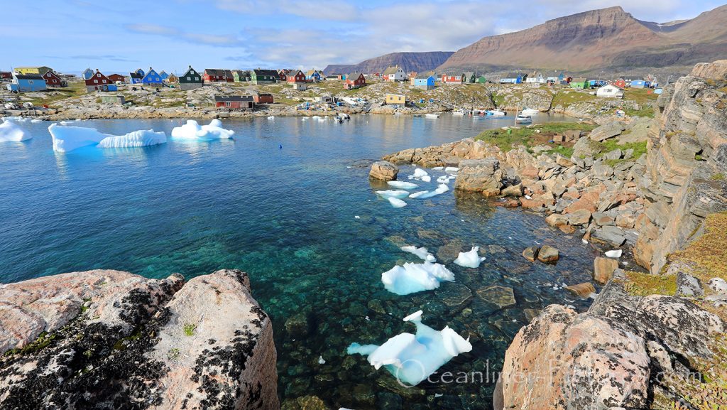 Bucht mit Eis in Qeqertarsuaq, Grönland / Foto: Oliver Asmussen/oceanliner-pictures.com