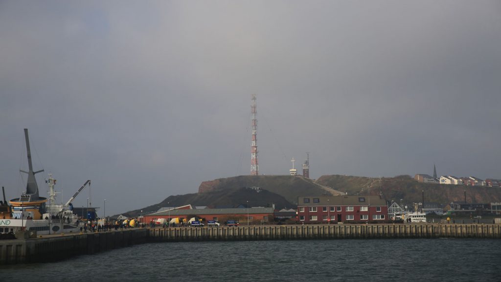 Der Halunder-Jet erreicht Helgoland. Foto: Madle-Fotowelt