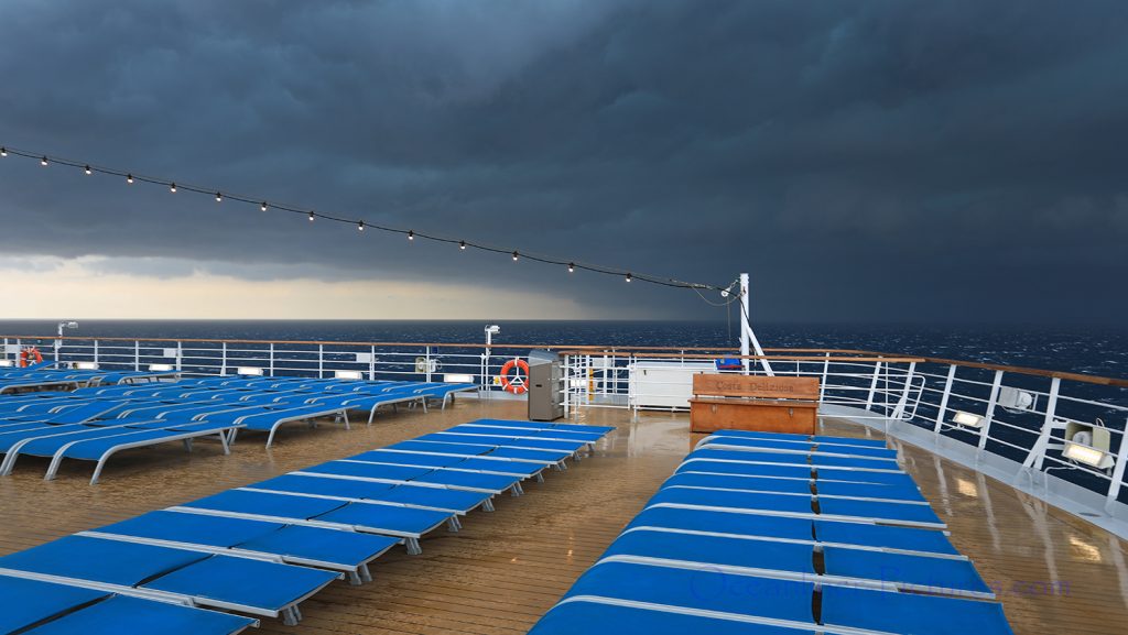 Unwetterfront nähert sich Costa Deliziosa / Foto: Oliver Asmussen/oceanliner-pictures.com