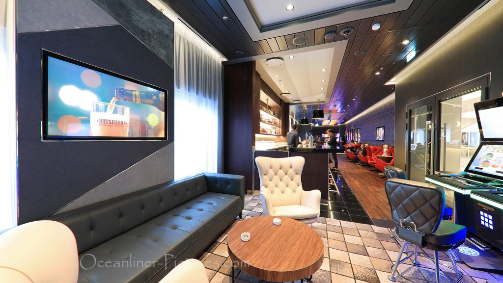 Casino und Lounge neue Mein Schiff 2 / Foto: Oliver Asmussen/oceanliner-pictures.com