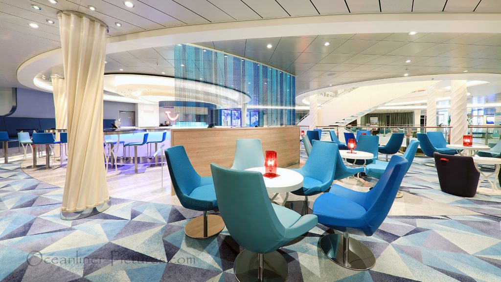 TUI Bar neue Mein Schiff 2 / Foto: Oliver Asmussen/oceanliner-pictures.com