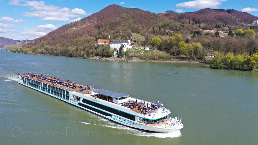 MS Adora auf der Donau unterwegs / Foto: Oliver Asmussen/oceanliner-pictures.com