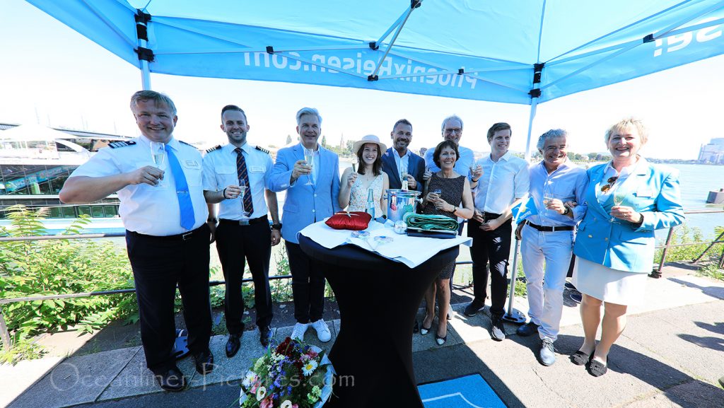 Gruppenfoto Taufe Anna Katharina in Bonn 28.06.2019 / Foto: Oliver Asmussen/oceanliner-pictures.com