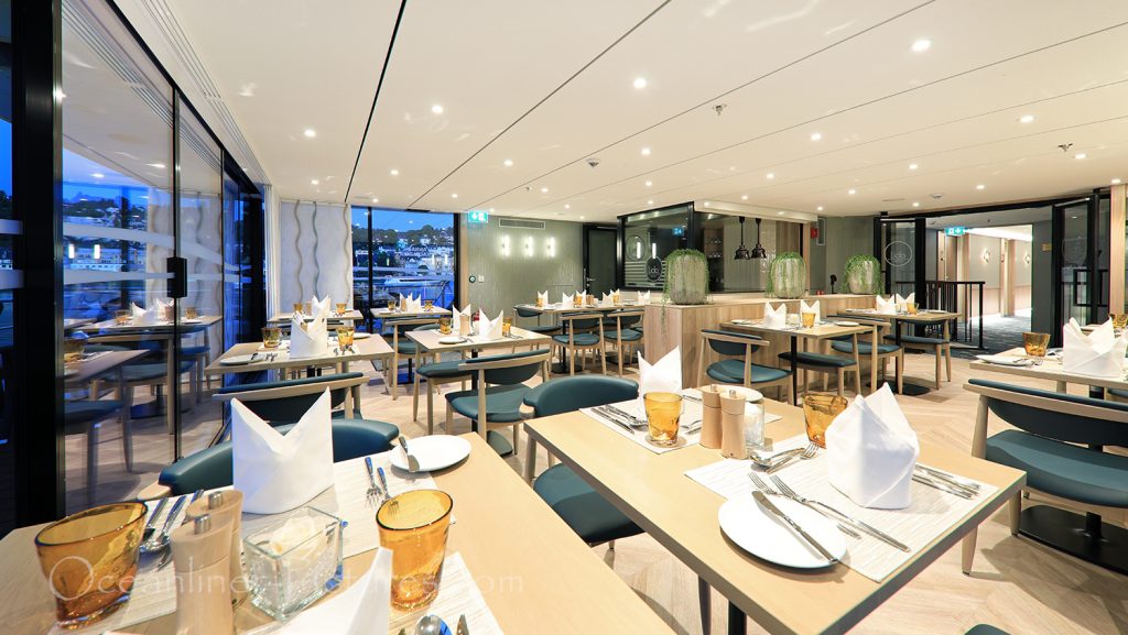 Lido Bistro Restaurant MS Anna Katharina / Foto: Oliver Asmussen/oceanliner-pictures.com