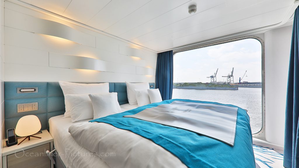 Suite 642 Schlafbereich Hanseatic nature / Foto: Oliver Asmussen/oceanliner-pictures.com