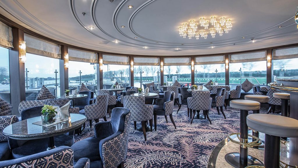 https://www.cruisestart.de/wp-content/uploads/2021/01/ROBERT_BURNS_Lounge_Bar-1024x577.jpg